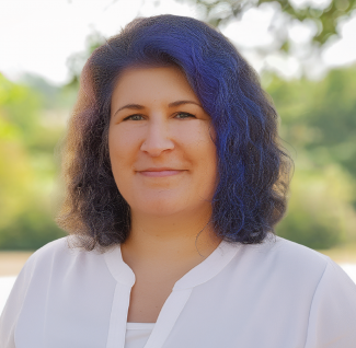 325x318-headshot-Lori M 2025 USE